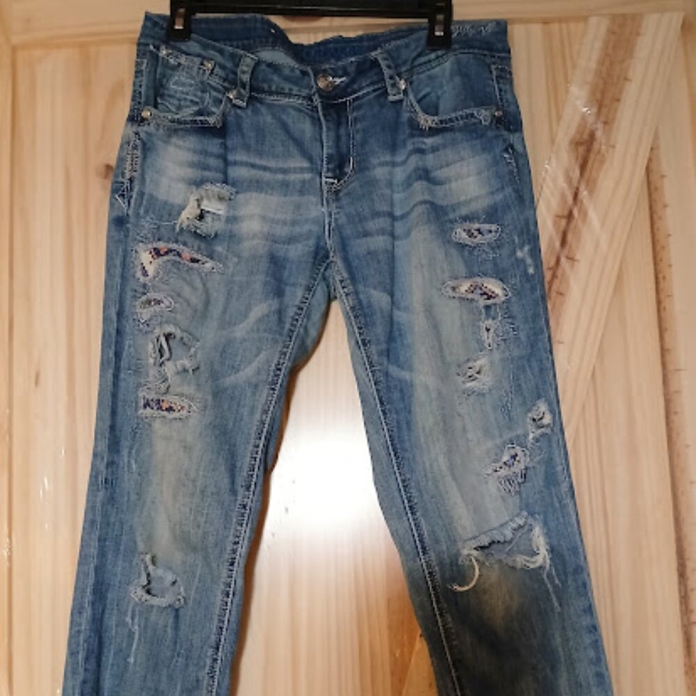 Grace in LA sz29 very Distressed Light wash Crop Jean Embroidered fray bottom